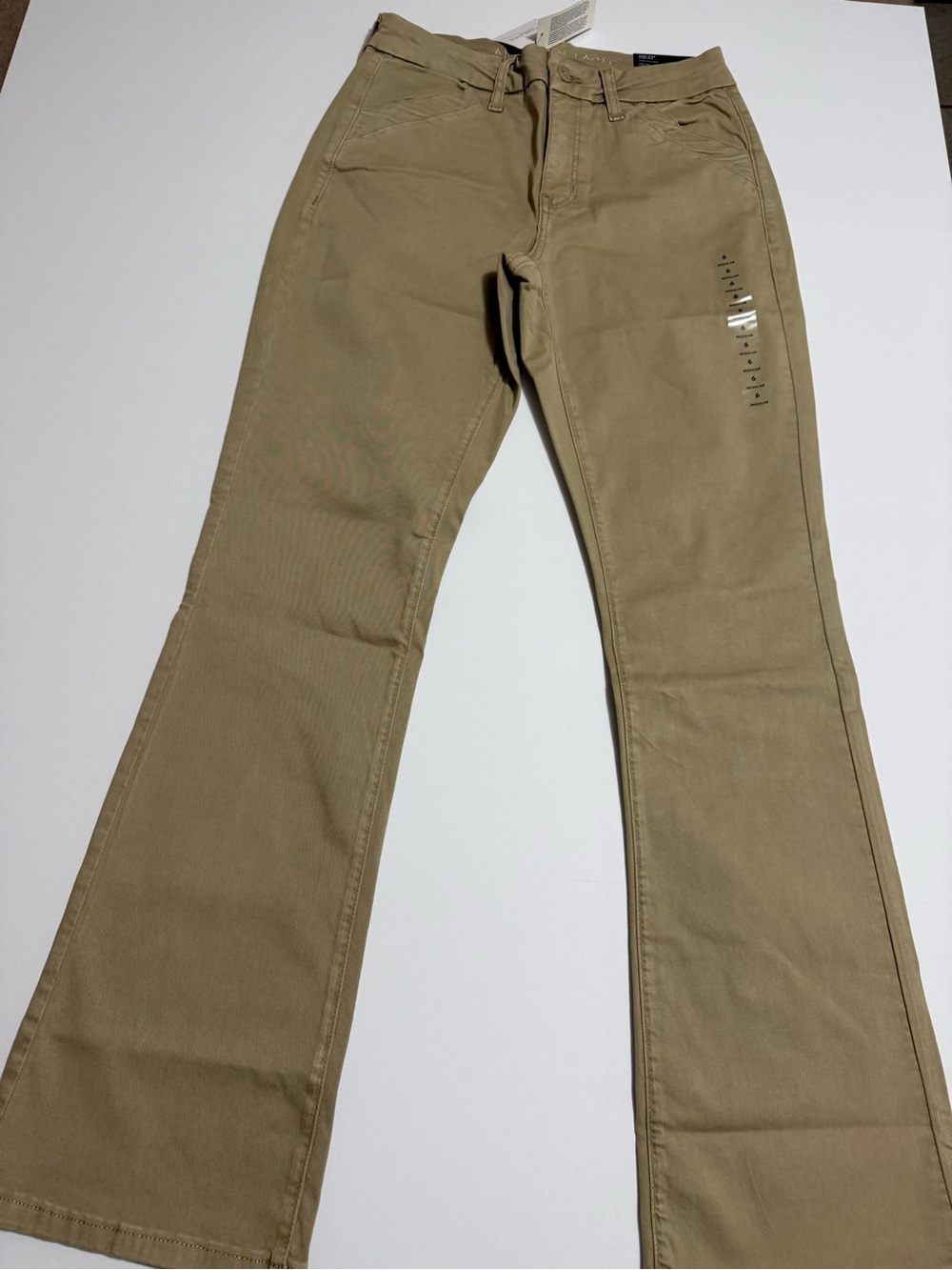 American Eagle Outfitters Women’s Curvy Kick Boot Chinos in Khaki